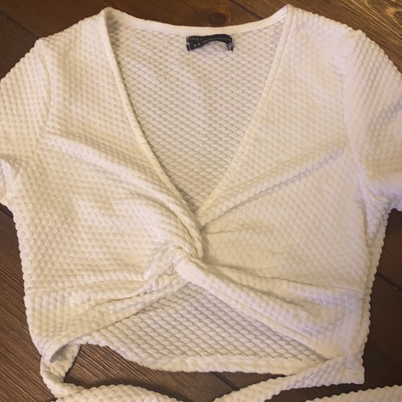 Urban Outfitters White Crop Top With Long Tie - Picture 2 of 8